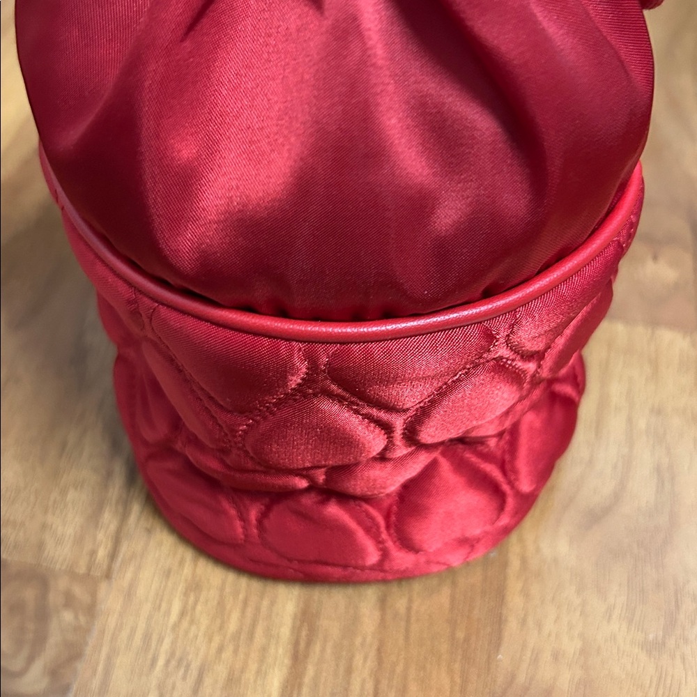 NWOT Authentic Moschino Red Heart Quilted Drawstring Bag - Picture 15 of 16